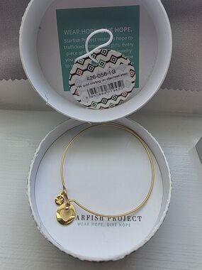 14K Gold Plated Heart Charm Bangle - Gold